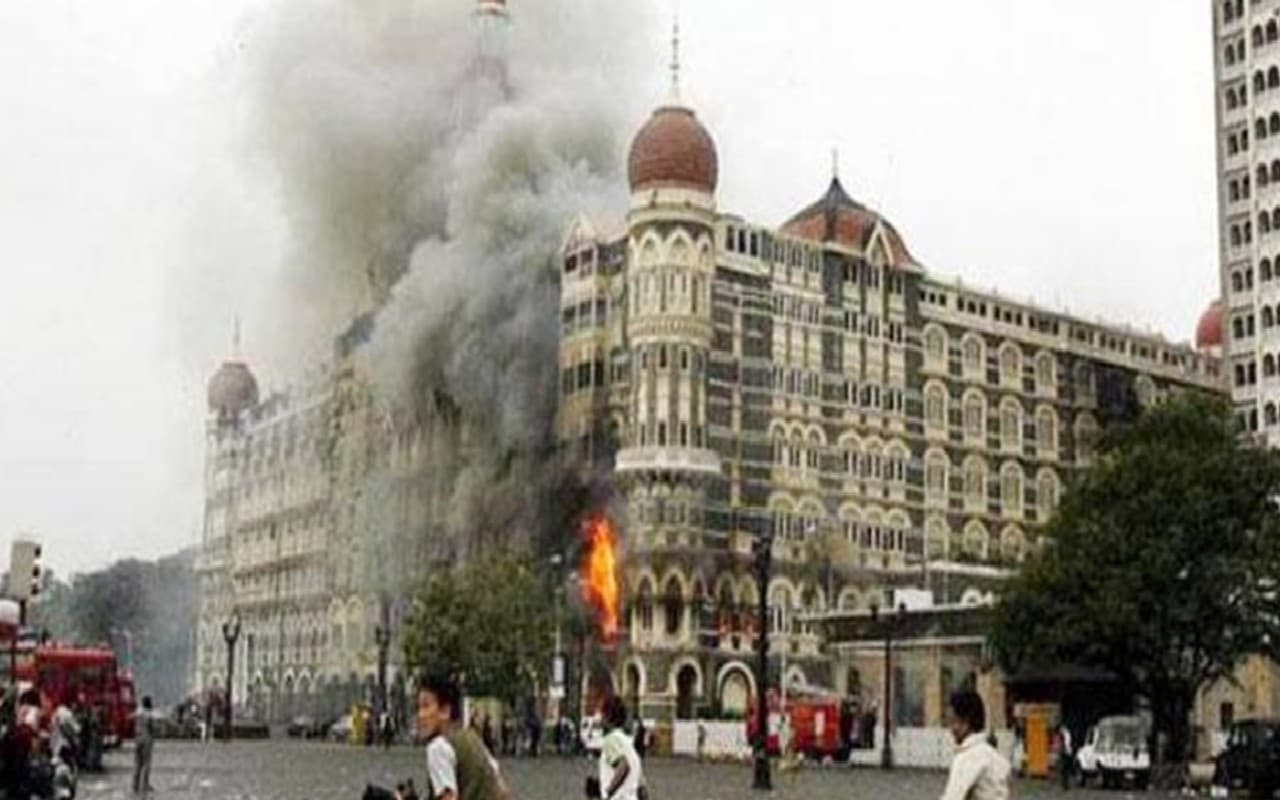 Mumbai Police: मुंबई ट्रैफिक पुलिस को व्हाट्सऐप पर मिली 26/11 जैसे हमले की धमकी, जांच शुरू