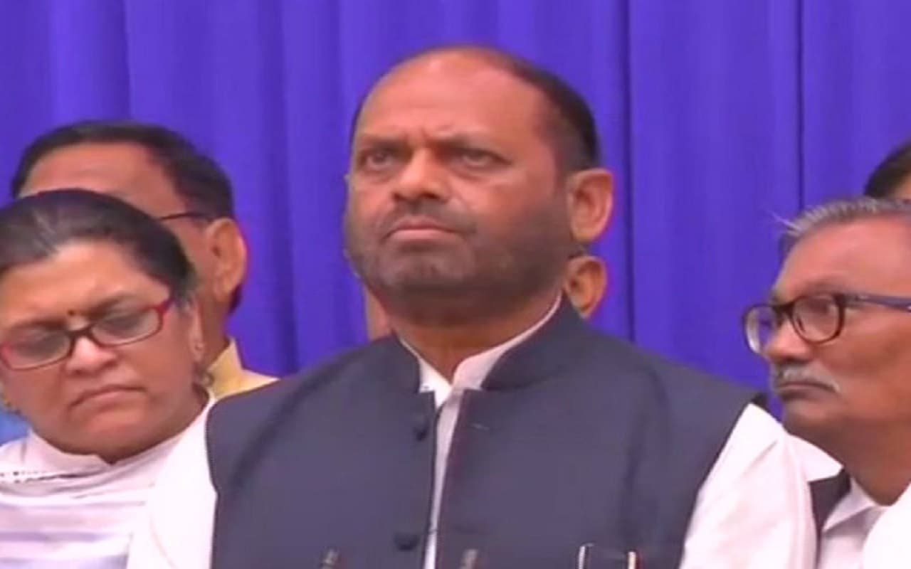 गुजरात चुनाव 2022: बेटे को नहीं मिला टिकट तो कर सकते है बगावत, जानिए कौन है नारन राठवा?