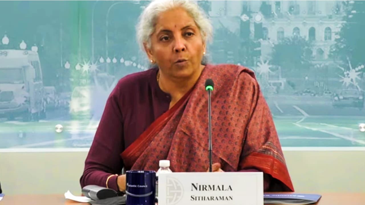 मजबूत आर्थिक वृद्धि की ओर बढ़ रहा भारत, देश में खुलेंगे 75 डिजिटल बैंक: निर्मला सीतारमण मजबूत आर्थिक वृद्धि की ओर बढ़ रहा भारत, देश में खुलेंगे 75 डिजिटल बैंक: निर्मला सीतारमण