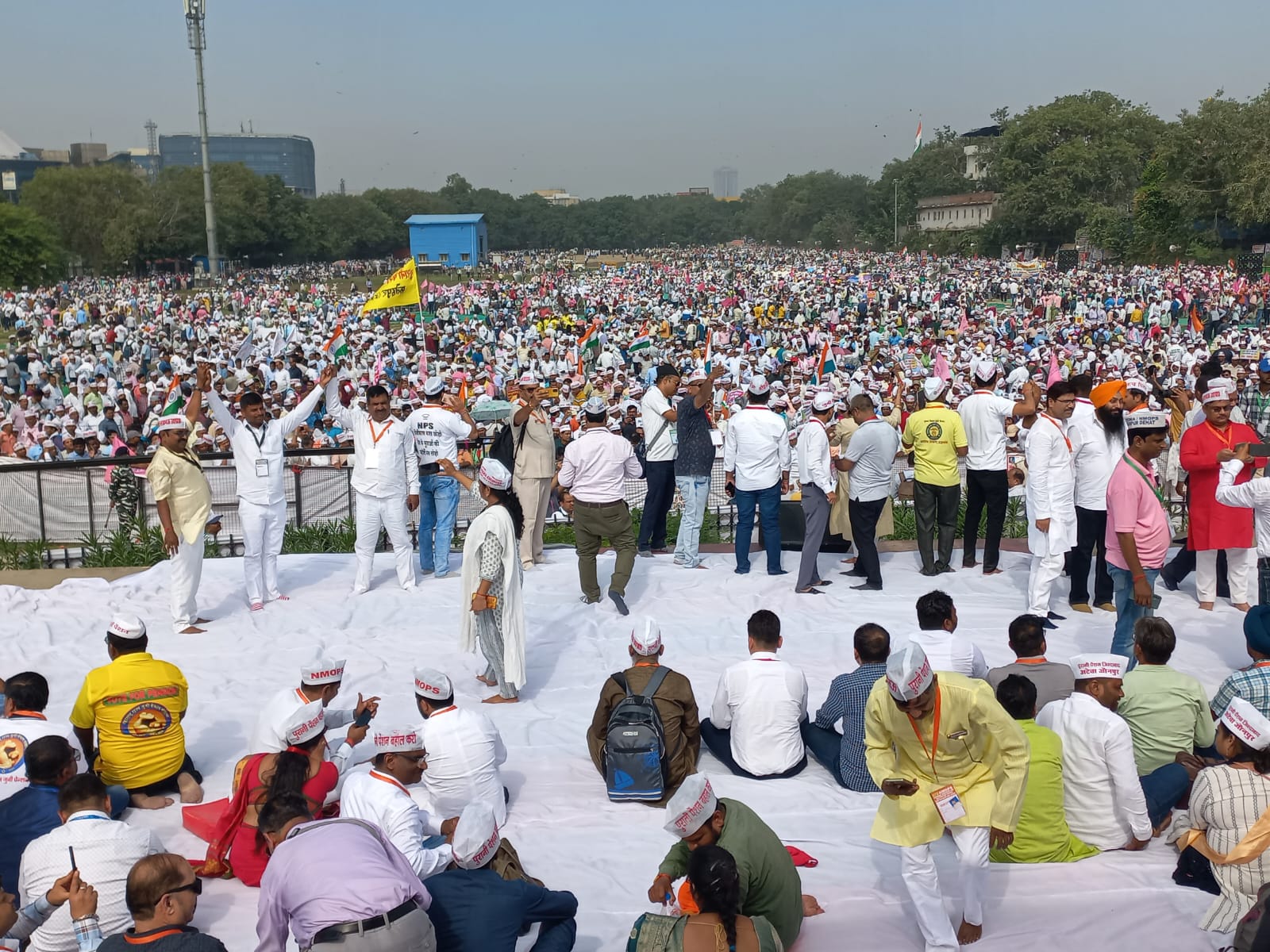 Old Pension Scheme: पुरानी पेंशन बहाली के लिये दिल्ली में रैली आज, लाखों कर्मचारी पहुंचे रामलीला मैदान