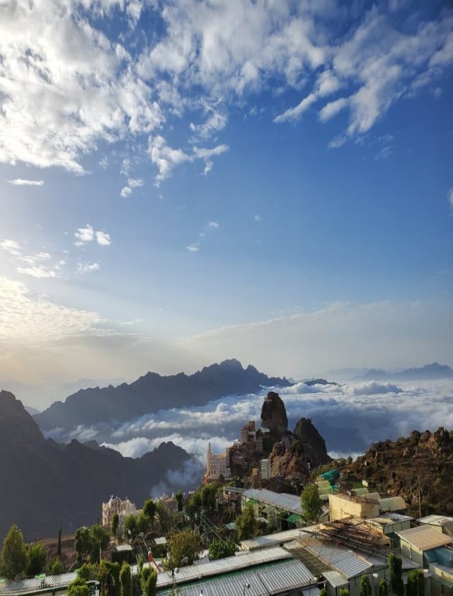 Al Hutaib Village: ऐसा गांव जहां कभी नहीं हुई बारिश