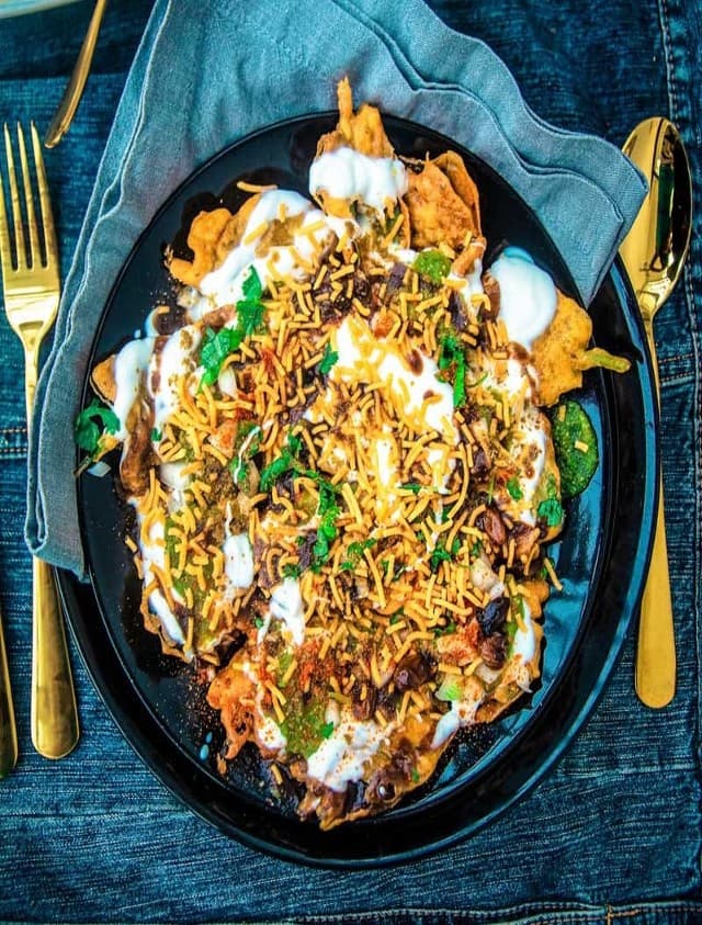 Varanasi Famous Chaat: काशी जाएं तो जरूर ट्राई करें पालक पत्ता चाट, वरना ट्रिप रह जाएगा अधूरा