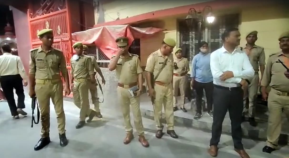 UP: आतंकी संगठन अंसार गजवा-वा-तुल से जुड़ा है मंदिर के हमलावर अब्बासी के तार? तलाकशुदा पत्नी से भी पूछताछ