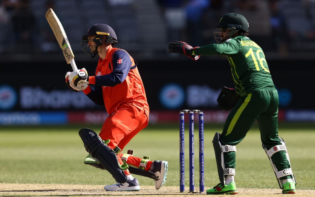 Pak vs Ned Highlights: पाकिस्तान ने दर्ज की पहली जीत, नीदरलैंड को 6 विकेट से हराया