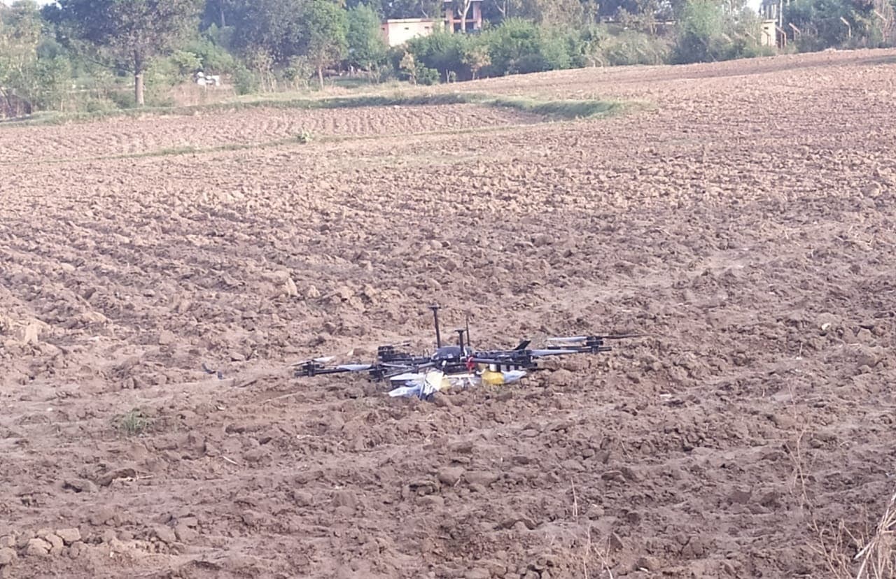 जवानों की जासूसी के लिए पाकिस्तान ने भेजा था ड्रोन, बीएसएफ ने गोली से मार गिराया