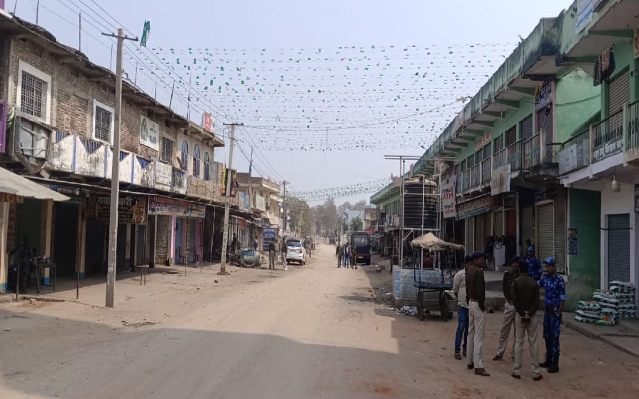 पलामू हिंसा: पांकी में नहीं निकलेगी शिव बारात, तीसरे दिन भी 144 लागू, ड्रोन से रखी जा रही नजर, इंटरनेट बंद