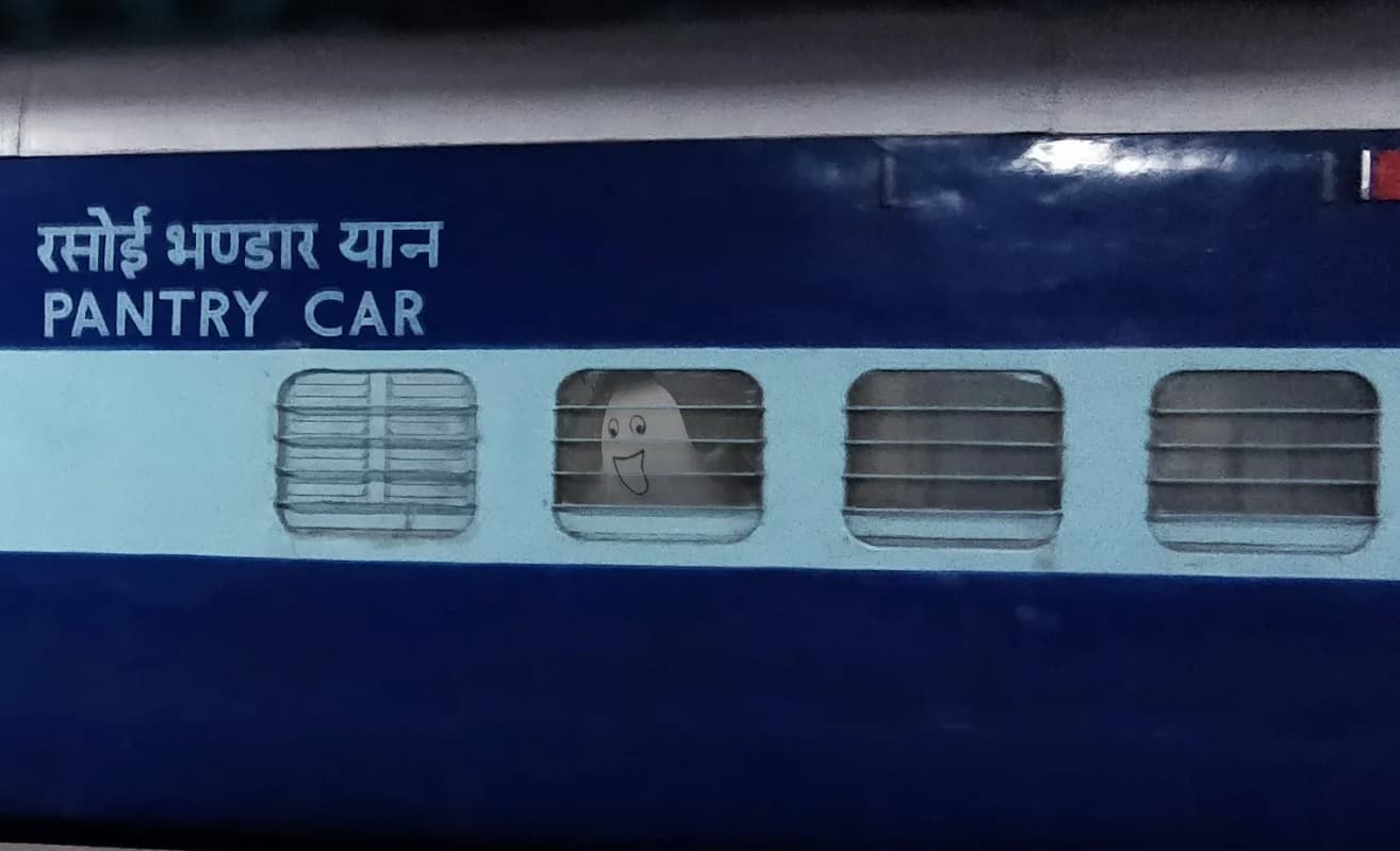 बिहार के यात्री अब ट्रेनों में सफर के दौरान ले सकेंगे लिट्टी-चोखा का स्वाद, इन ट्रेनों से होगी शुरुआत बिहार के यात्री अब ट्रेनों में सफर के दौरान ले सकेंगे लिट्टी-चोखा का स्वाद, इन ट्रेनों से होगी शुरुआत