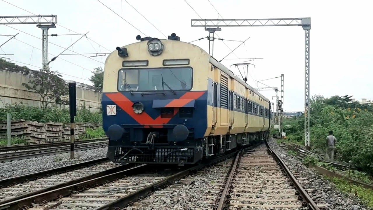 Indian Railway News: पटना-गया के बीच कल से तीन जोड़ी MEMU पैसेंजर ट्रेन की सुविधा, जानिए टाइम टेबल