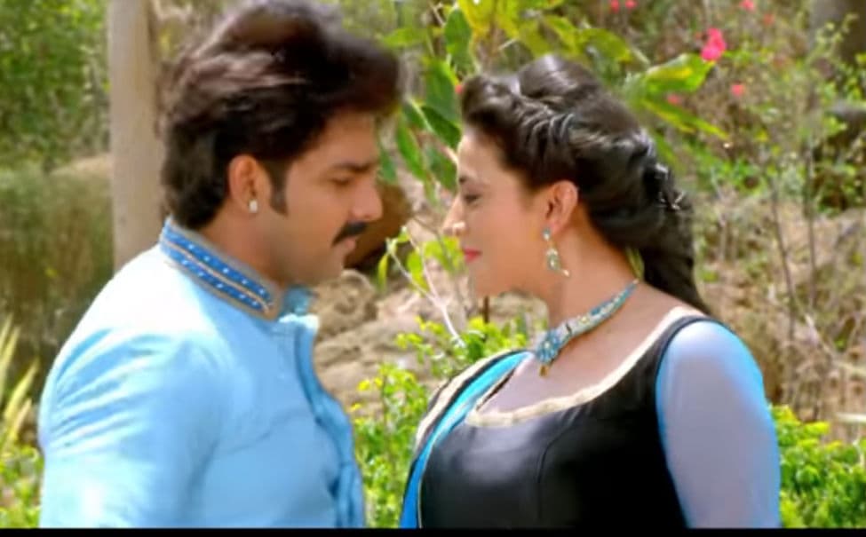 Bhojpuri Song : सुपरस्टार Pawan Singh और Akshara Singh के गाने ‘पिपरवा के तरवा’ ने मचाई धूम, बार-बार देखा जा रहा VIDEO