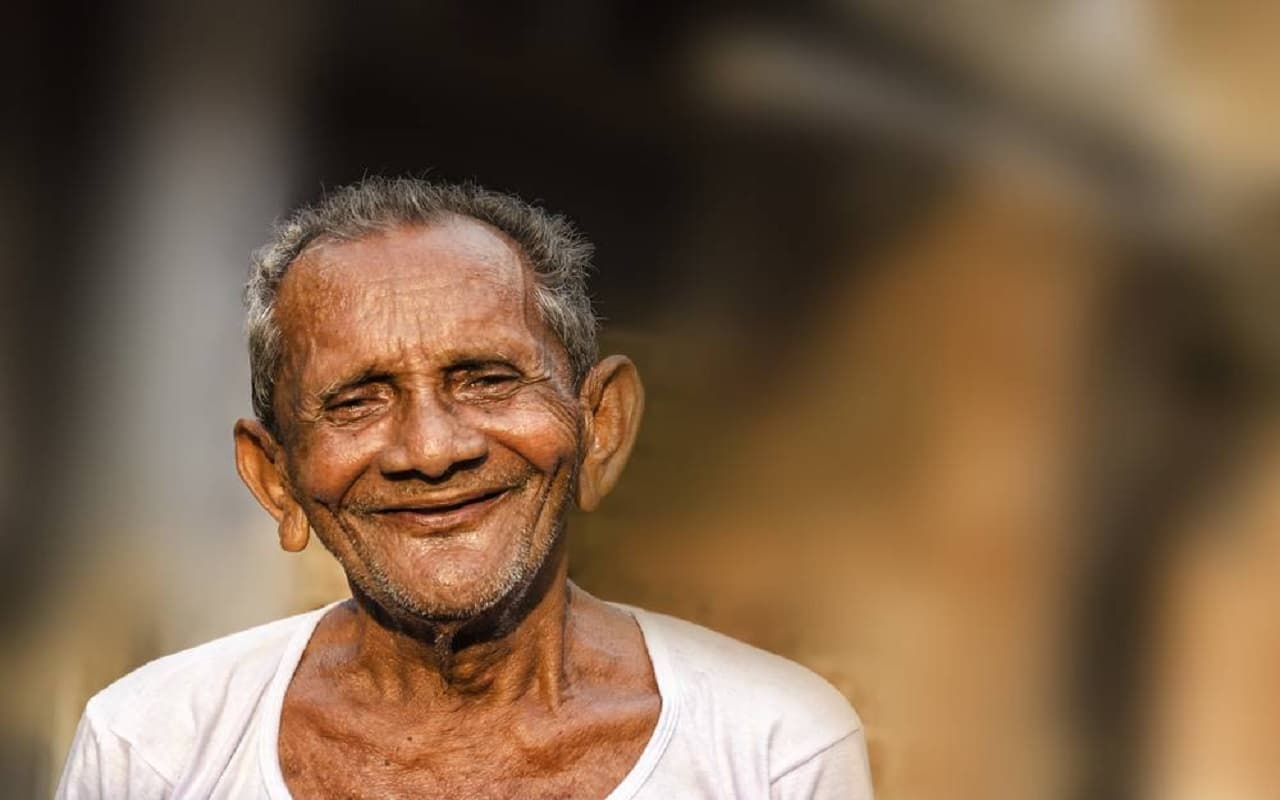 15 हजार से कम है महीने की आमदनी, तो मोदी सरकार की इस योजना का उठा सकते हैं लाभ