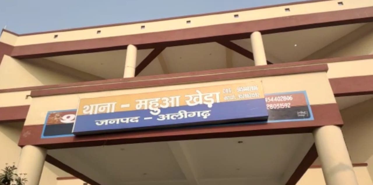 दक्ष सुसाइड केसः गैर मजहब की लड़की से थी दोस्ती, छात्रा के पेरेंट्स ने अलग रहने के लिए बनाया था दबाव, FIR दर्ज दक्ष सुसाइड केसः गैर मजहब की लड़की से थी दोस्ती, छात्रा के पेरेंट्स ने अलग रहने के लिए बनाया था दबाव, FIR दर्ज
