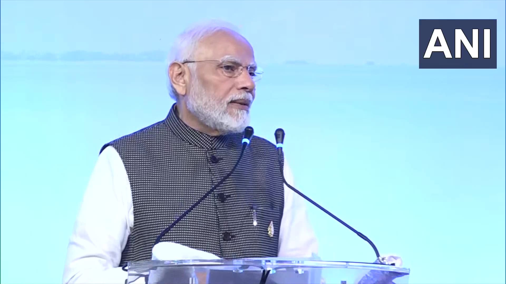 G-20 Summit: बाली में भारतीय समुदाय से मिले PM Modi, कहा- भारत का योग और आयुर्वेद पूरी दुनिया के लिए ताकत