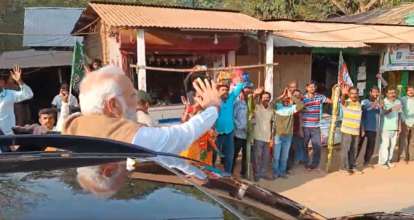 कांग्रेस और वाम दल को सत्ता की भूख, PM Modi ने किया अगरतला में रोड शो, कहा- त्रिपुरा को दोनों कर देंगे बर्बाद