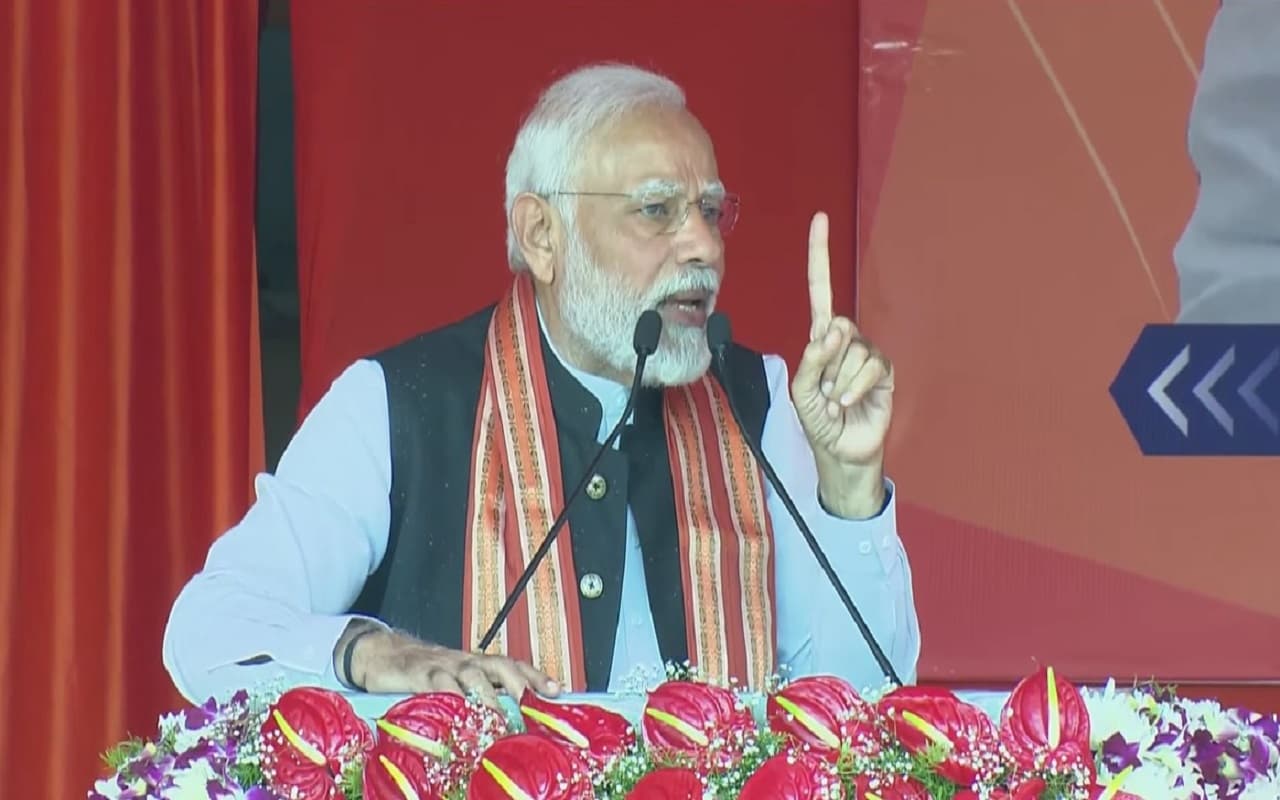 PM Modi In Telangana: विपक्ष पर जमकर बरसे पीएम मोदी, कहा- ‘सत्ता में आकर राज्य को पीछे धकेल दिया’