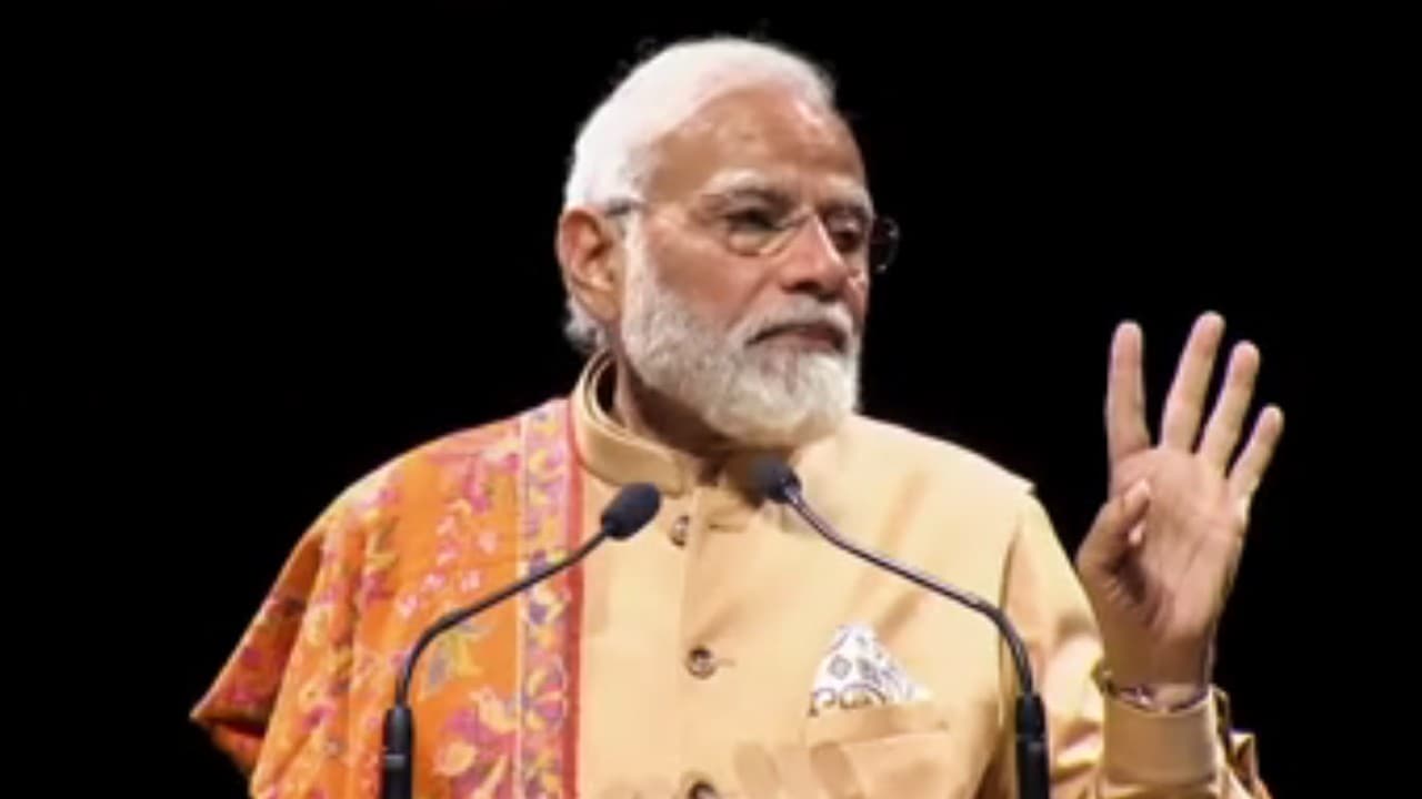 बर्लिन में बोले पीएम मोदी- इंडिया इज गोइंग ग्लोबल, भारतीय बोले- 2024, मोदी वंस मोर