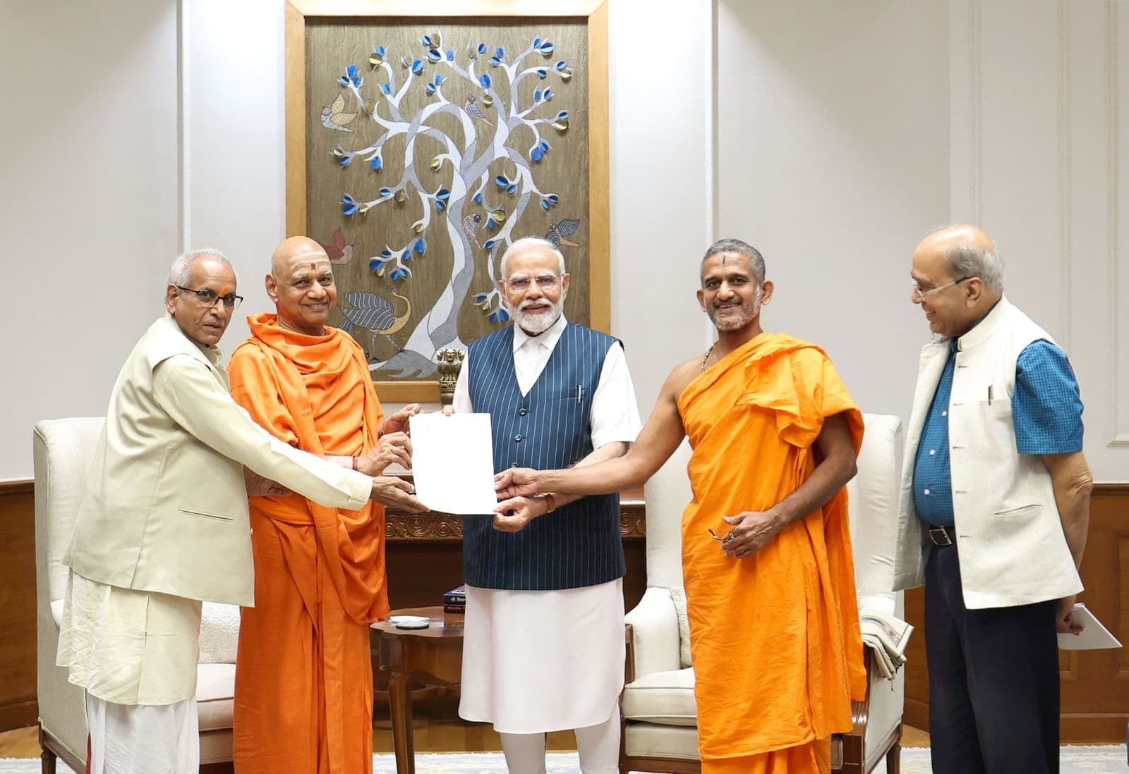 Ayodhya: पीएम नरेंद्र मोदी 22 जनवरी को करेंगे रामलला विग्रह की प्राण प्रतिष्ठा, ट्रस्ट ने दिया निमंत्रण