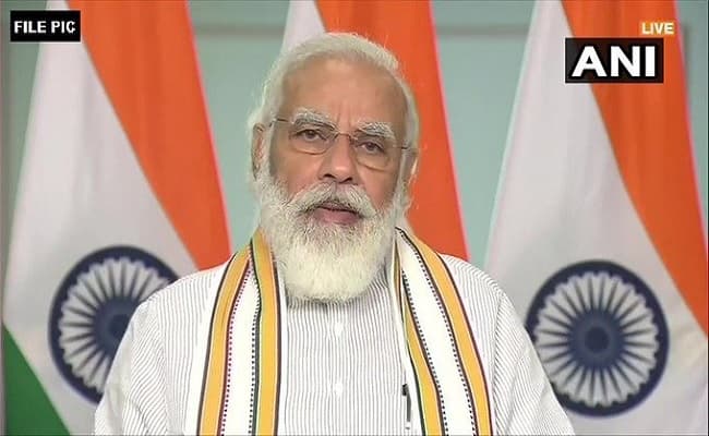 देश में कोरोना के बढ़ते मामलों के बीच पीएम मोदी ने की बैठक, ऑक्सीजन की सप्लाई और दवाओं की उपलब्धता पर हुई चर्चा