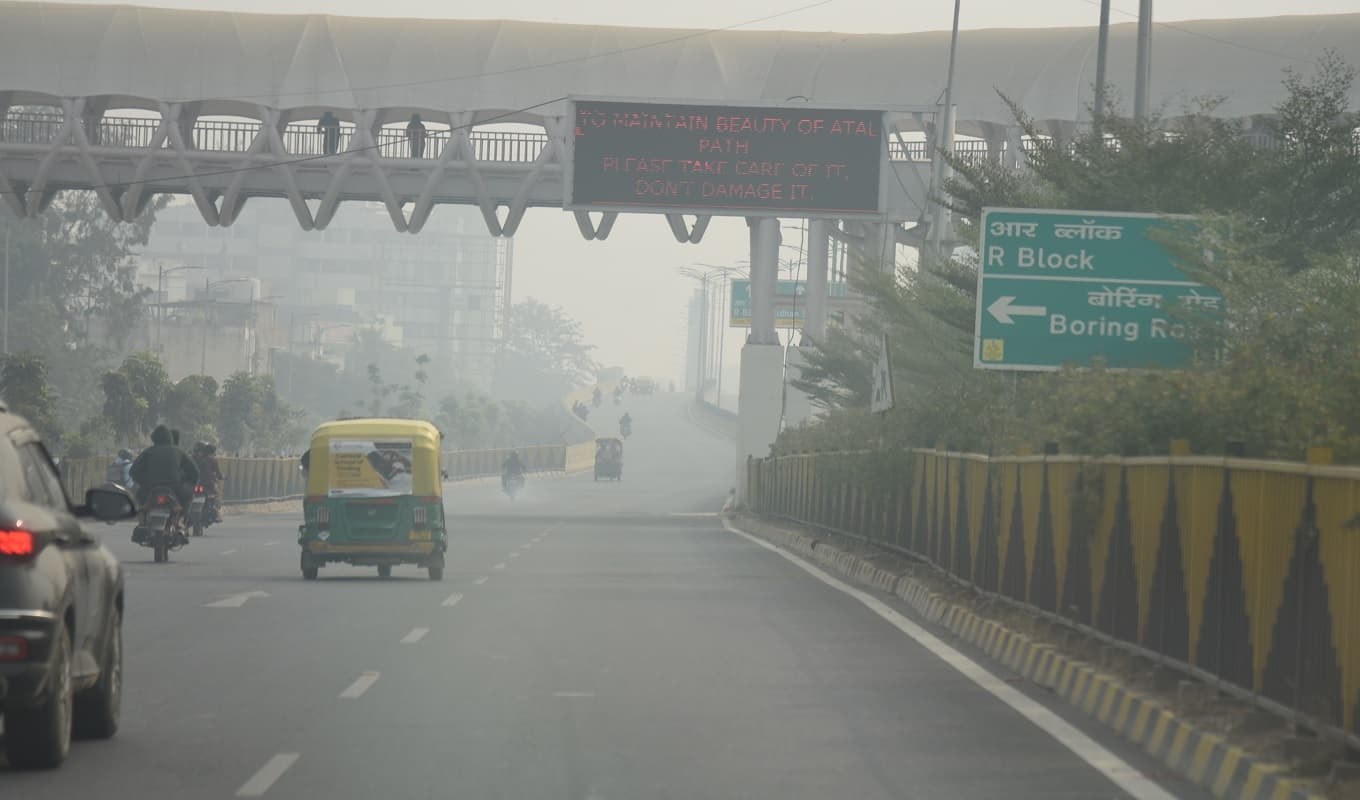 पटना की हवा हुई खतरनाक, लगातार दूसरे दिन AQI 400 के पार, बेगूसराय देश का सबसे प्रदूषित शहर