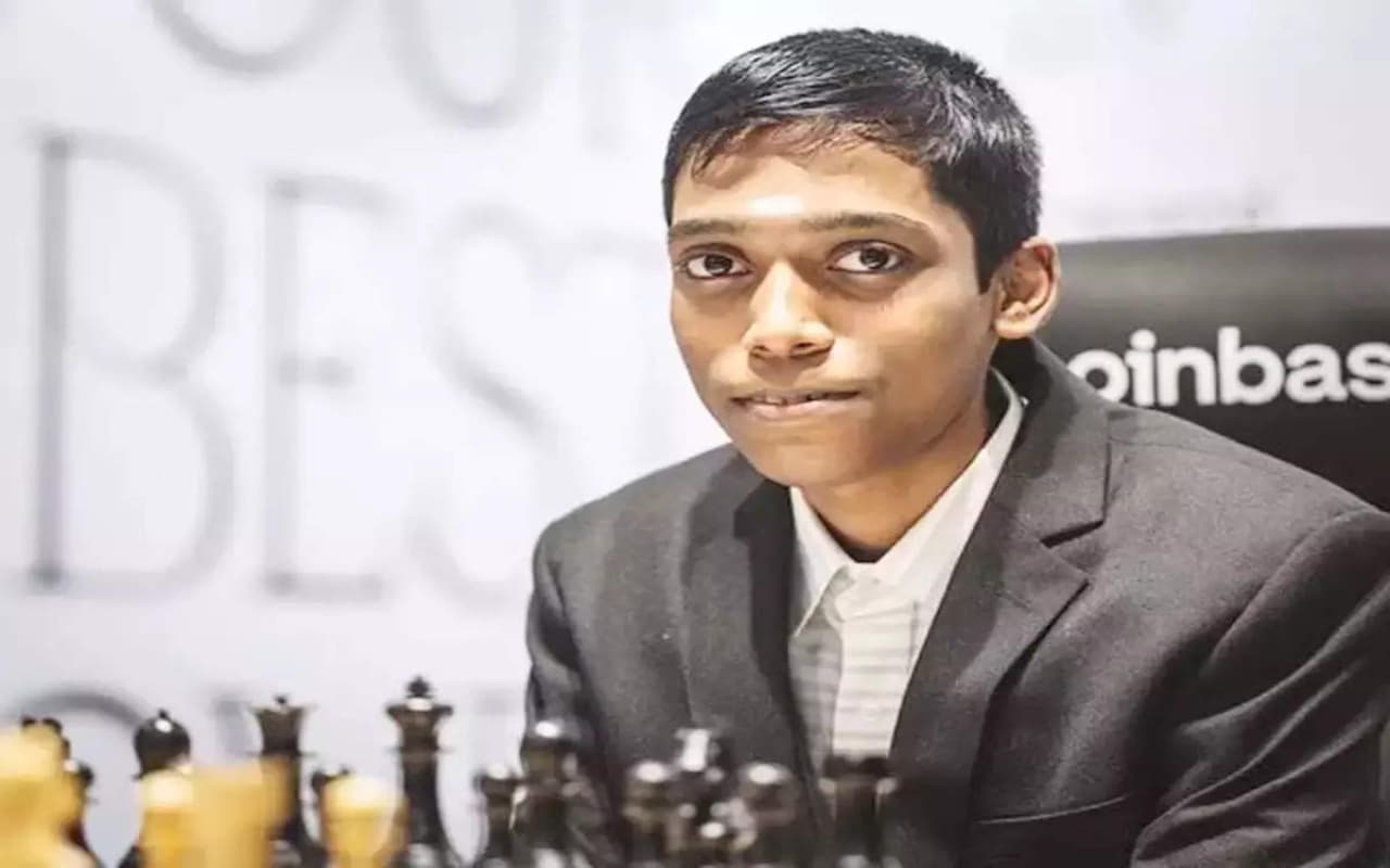 शतरंज का अगला बादशाह बनने की राह पर हैं प्रज्ञानानंदा, 18 साल के उम्र में हासिल कर चुके हैं कई उपलब्धियां