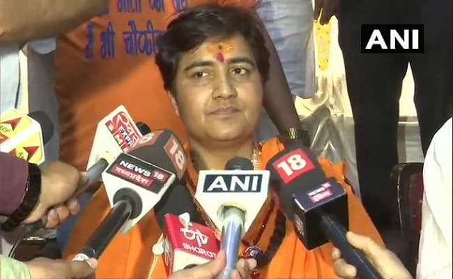 भोपाल से BJP की सांसद प्रज्ञा ठाकुर की बिगड़ी तबीयत, AIIMS अस्पताल में कराया गया भर्ती