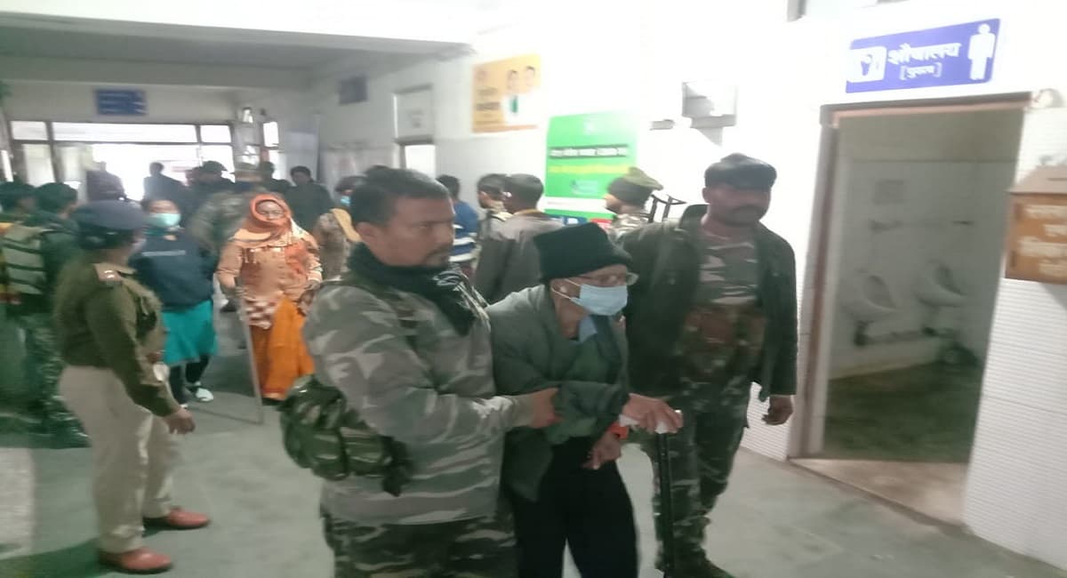 नक्सली प्रशांत बोस व पत्नी शीला मरांडी की सरायकेला सदर अस्पताल में हुई जांच, सीजेएम कोर्ट में पेशी की तैयारी