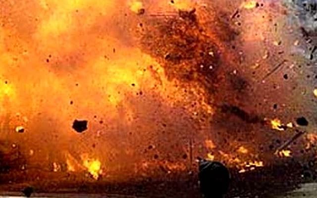 UP News: चंदौली में दर्दनाक हादसा, ऑक्सीजन सिलेंडर फटने से 2 लोगों के उड़े चिथड़े