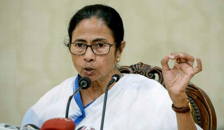 बंगाल की सीमा से बांग्लादेश को पूरी तरह बंद हुआ निर्यात, अब नजर सीएम ममता पर, जानिए कितना हो रहा है नुकसान बंगाल की सीमा से बांग्लादेश को पूरी तरह बंद हुआ निर्यात, अब नजर सीएम ममता पर, जानिए कितना हो रहा है नुकसान