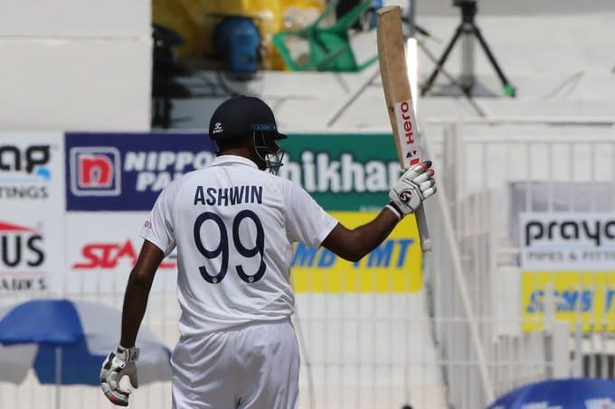 Ravichandran Ashwin : फिफ्टी जड़कर बनाया ये रिकॉर्ड, रिचर्ड हैडली की बराबरी की, अब बनें टीम के मिस्टर भरोसेमंद