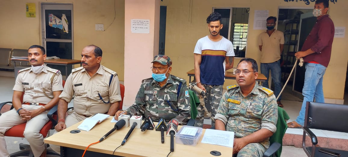 Jharkhand Crime News : रांची में सागर राम हत्याकांड का मुख्य आरोपी गिरफ्तार, अन्य आरोपियों की तलाश में जुटी पुलिस, हत्या से आक्रोशित लोगों ने आरोपी के घर में की तोड़फोड़