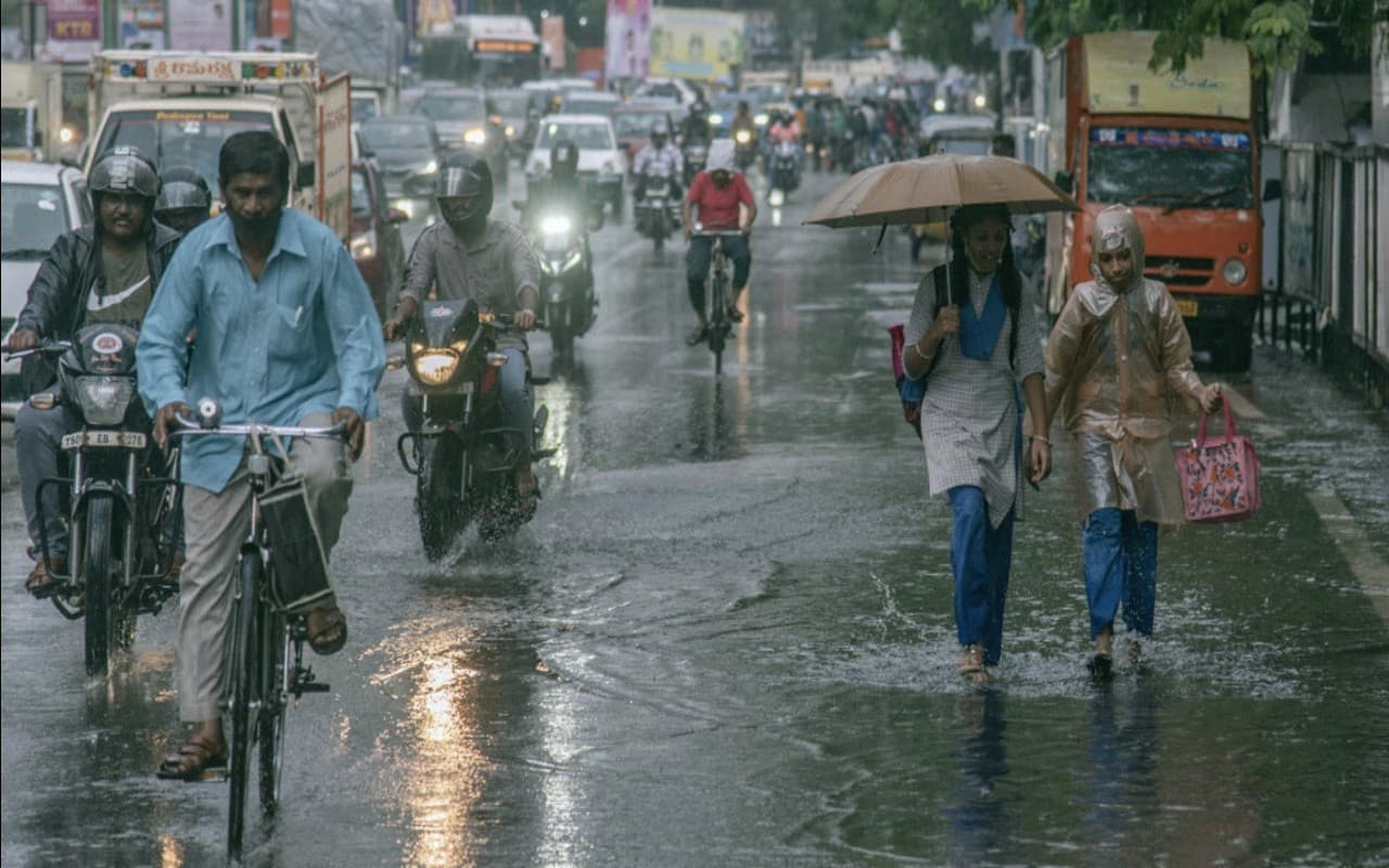Weather Forecast: दिल्ली में फिर लौटेगी बारिश, जानिए देश के अन्य राज्यों में कैसा रहेगा मौसम