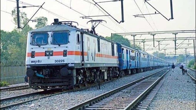 Train Cancelled: गोरखपुर से हैदराबाद चलने वाली ये ट्रेनें नए साल पर रहेंगी रद्द, देखें पूरी लिस्ट