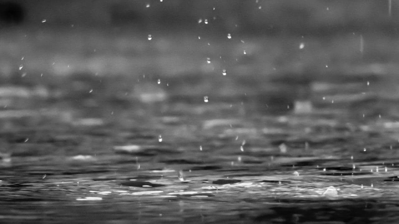 Bengal Weather Forecast Updates: भीषण गर्मी के बाद आज महानगर में हो सकती है बारिश