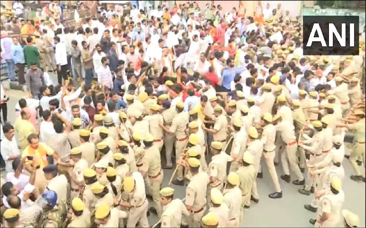 राजस्थान में लम्पी वायरस से मवेशियों की मौत के विरोध में BJP का जोरदार प्रदर्शन, पुलिस से भी हुई झड़प