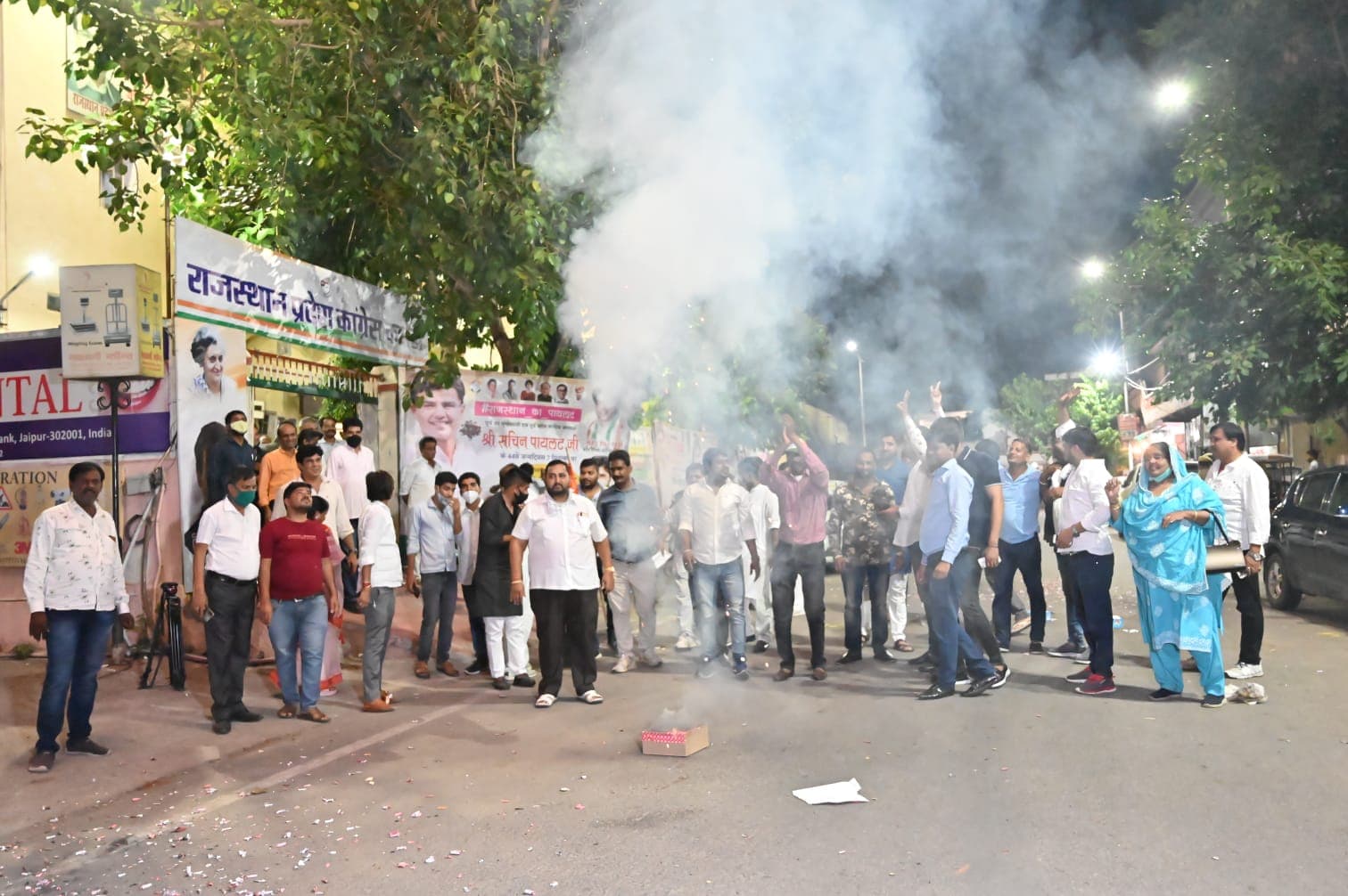 पंचायत चुनाव में कई दिग्गज ढेर! अशोक गहलोत समर्थित निर्दलीय विधायकों के परफॉर्मेंस ने बढ़ाई कांग्रेस की टेंशन पंचायत चुनाव में कई दिग्गज ढेर! अशोक गहलोत समर्थित निर्दलीय विधायकों के परफॉर्मेंस ने बढ़ाई कांग्रेस की टेंशन