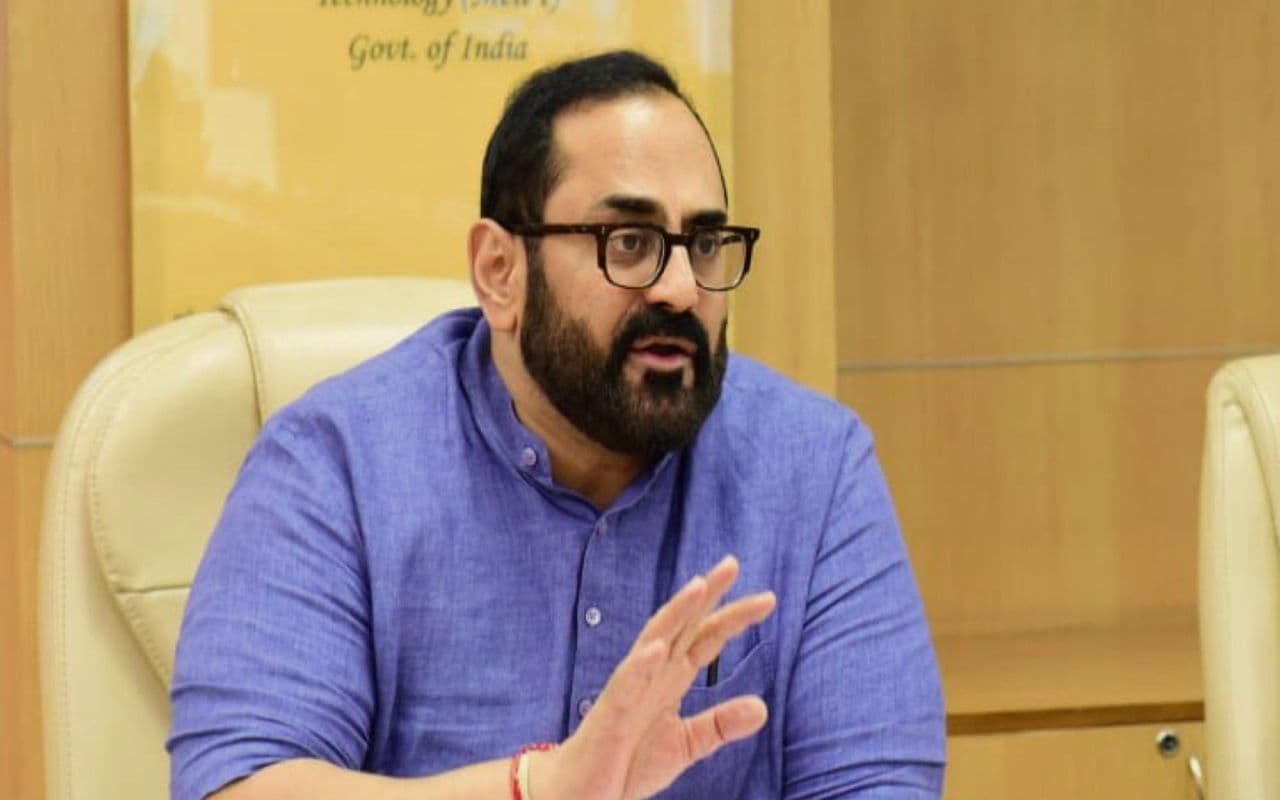 क्या Twitter वेरिफाइड यूजर्स से वसूलेगी सब्सक्रिप्शन फी? जानें पूरा सच