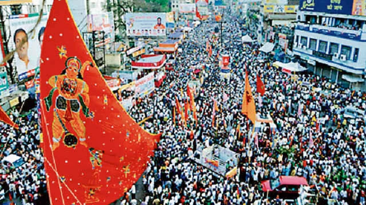 रामनवमी पर आज निकलेगी झांकी, शोभा यात्रा कल, रांची के इन जगहों पर बड़े वाहनों की नो इंट्री रामनवमी पर आज निकलेगी झांकी, शोभा यात्रा कल, रांची के इन जगहों पर बड़े वाहनों की नो इंट्री