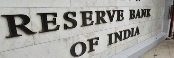 RBI ने देश के सबसे बड़े बैंक SBI पर लगाया जुर्माना, इन निर्देशों के उल्लंघन पर हुई कार्रवाई