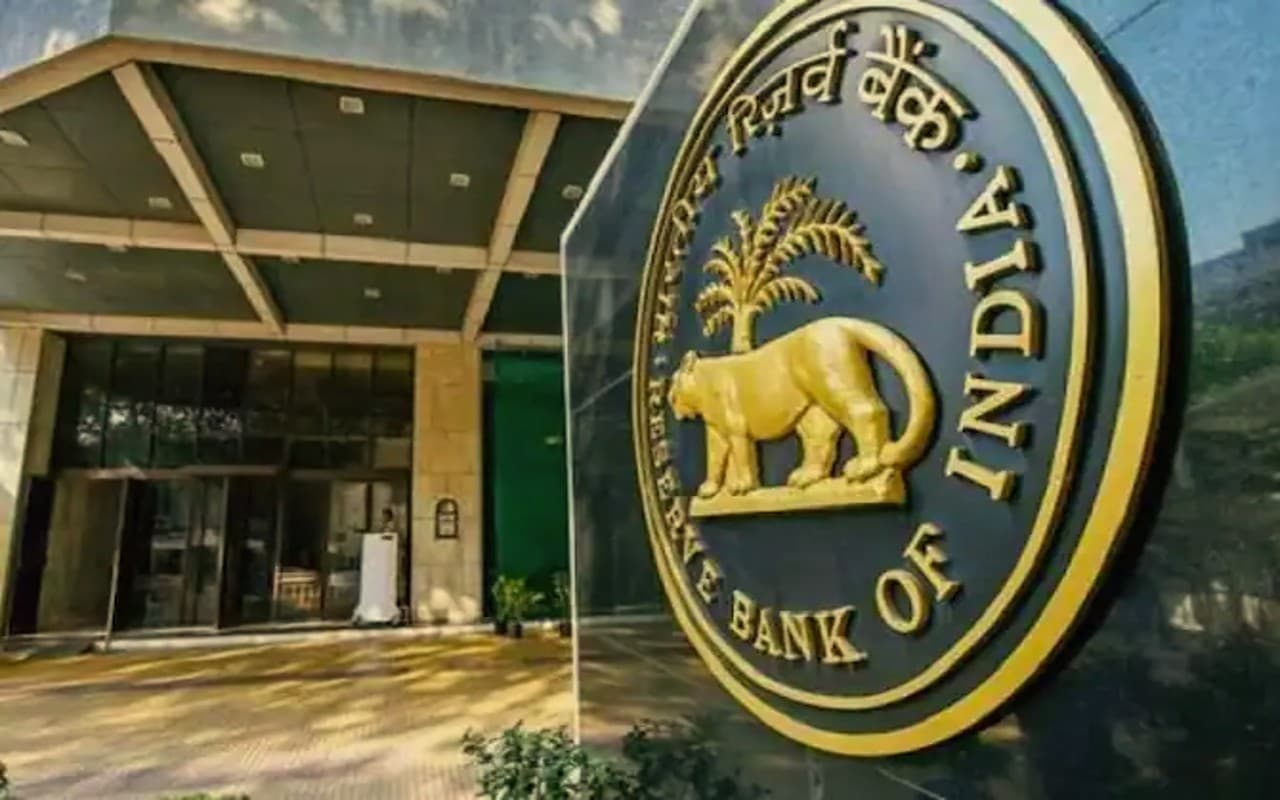 World Consumer Rights Day : बैंक शिकायत पर नहीं करे कार्रवाई, तो खटखटाएं RBI का दरवाजा, जानें कैसे