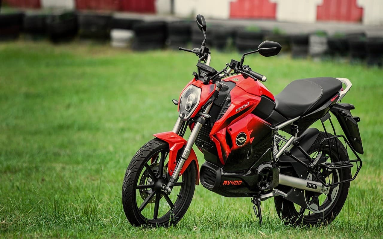 Electric Bike: भारत में बिकने वाली Revolt RV400 इलेक्ट्रिक बाइक ने अपने लुक और फीचर्स से सबको चौंकाया!