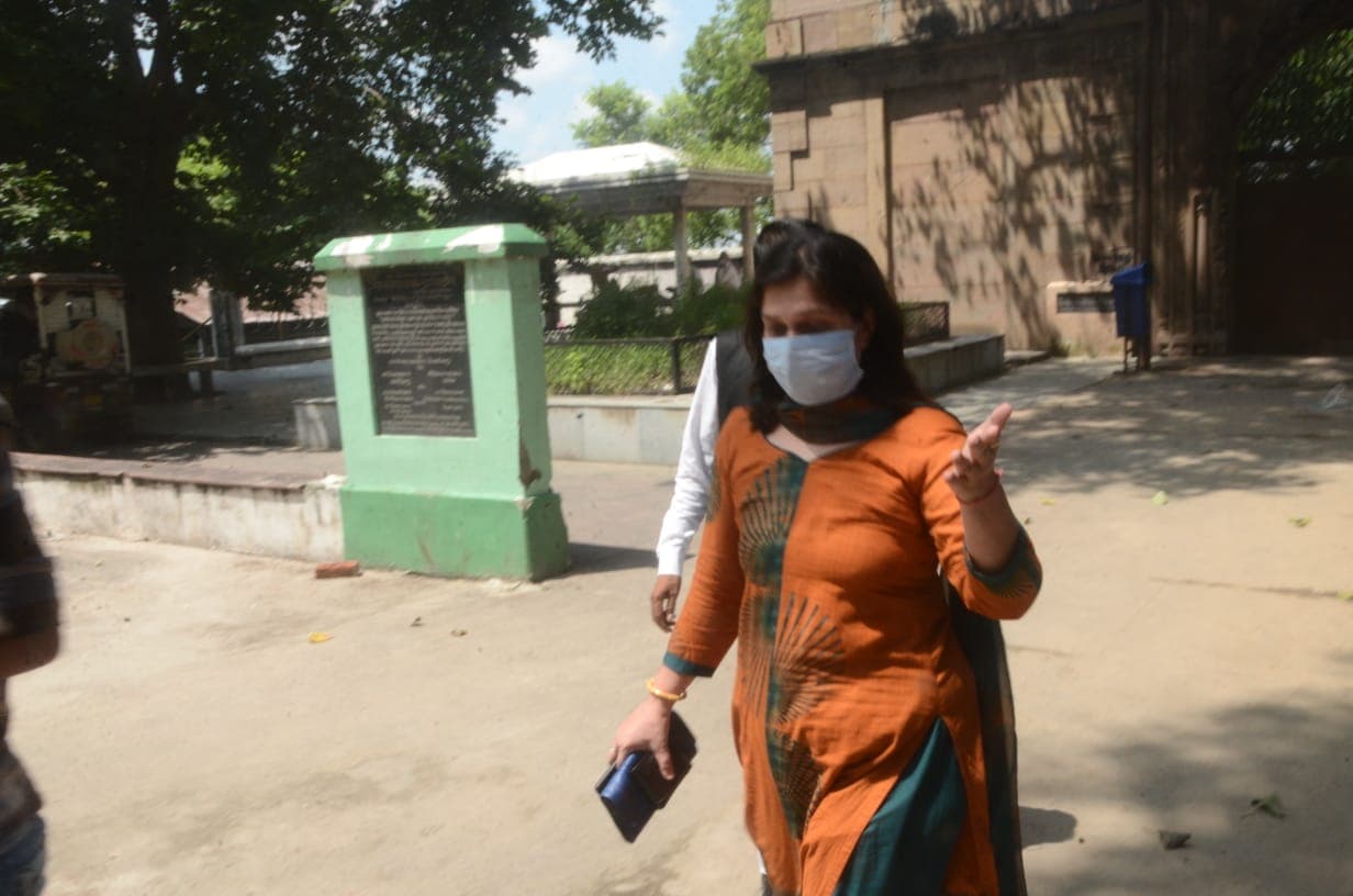 Kanpur News: Vikas Dubey की पत्नी ऋचा दुबे की एक बार फिर बढ़ सकती है मुश्किलें, कोर्ट ने जारी किया वारंट