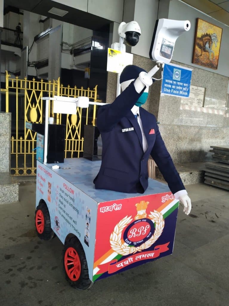 Irctc/Indian Railways : स्टेशन पर अब जवान नहीं रोबोट करेगा थर्मल स्क्रीनिंग ! रेलवे ने लॉन्च किया ‘कैप्टन अर्जुन’