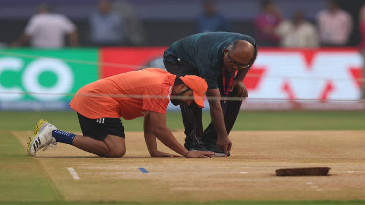 IND Vs AUS: फाइनल के लिए बदला गया पिच, बल्लेबाजों के छूटेंगे पसीने! पढ़ें Pitch Report