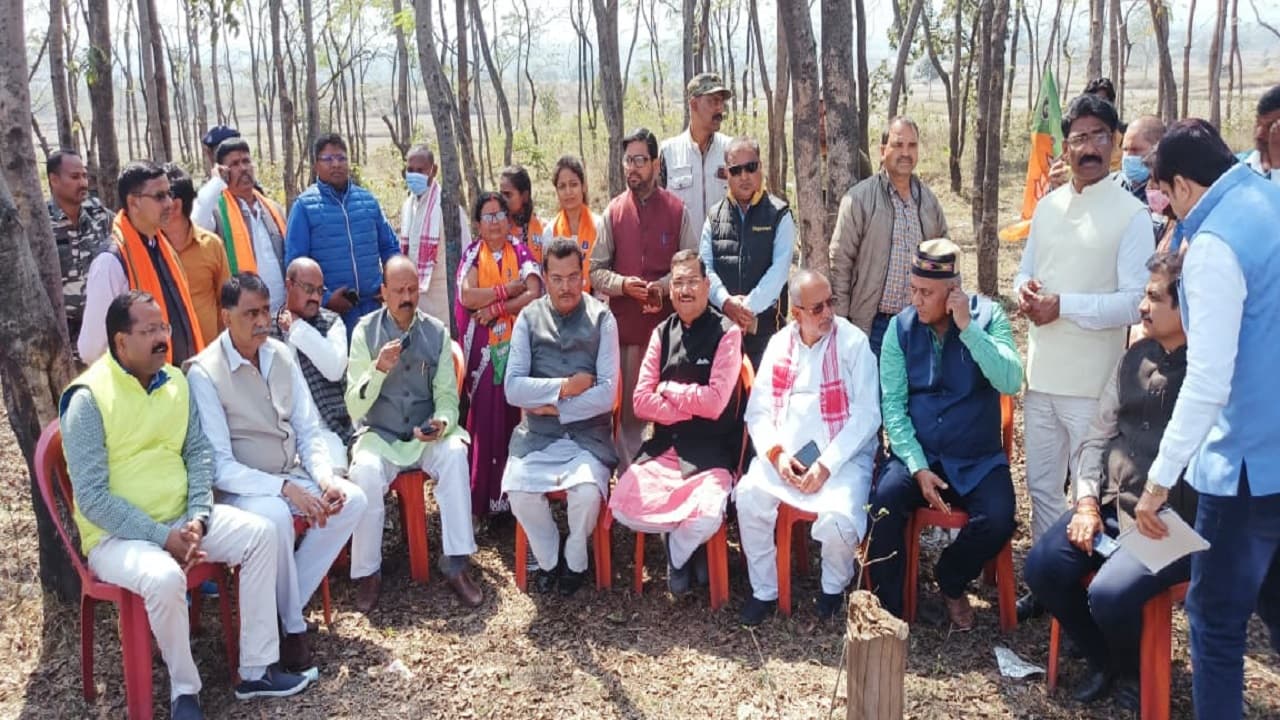 रूपेश पांडे के परिवार से मिलने जा रहे BJP अध्यक्ष को क्यों रोका गया, अब ये हो सकता है पार्टी का अगला कदम