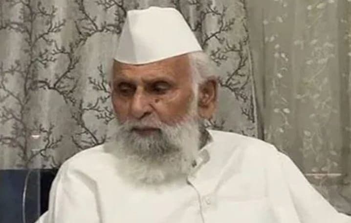 सांसद शफीकुर्रहमान ने सीएम योगी पर साधा निशाना, बोले- सरकार कर रही अदालत का काम