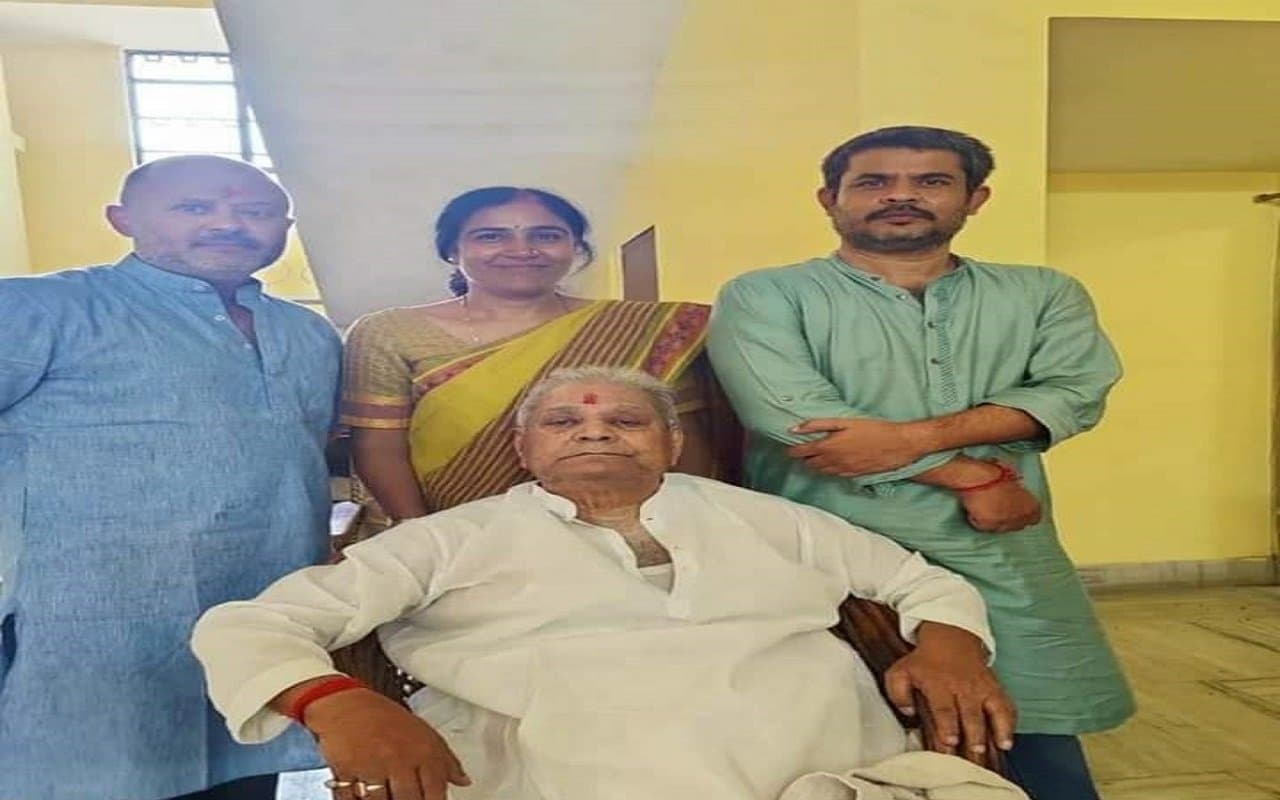PHOTO: नहीं रहे पूर्व मंत्री समरेश सिंह, बोकारो के चंदनकियारी में शुक्रवार को होगा अंतिम संस्कार