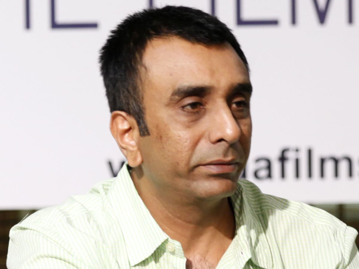 ‘धूम’ फिल्म के निर्देशक संजय गढ़वी का निधन, कुणाल कोहली ने जताया दुख, कहा- मैंने कभी नहीं सोचा था कि…
