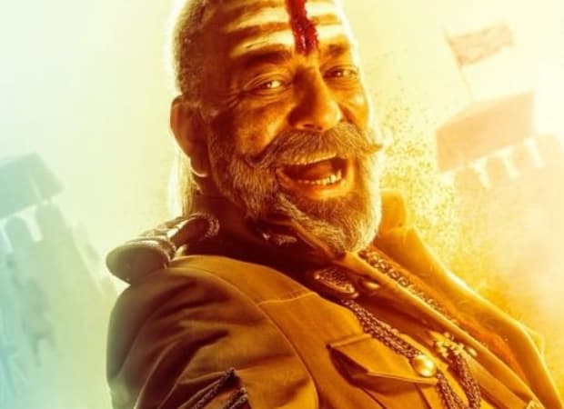 Shamshera: ‘शमशेरा’ से संजय दत्त का लुक रिवील, छोटे बाल- हाथ में कोड़ा लिए एक्टर दिखे जबरदस्त, PHOTOS