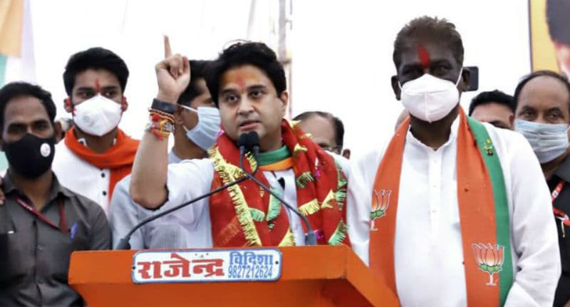 Madhya Pradesh by Election 2020 : ‘ज्योतिरादित्य सिंधिया गद्दार है! सुन लो कमलनाथ जी और दिग्विजय जी,आपकी चापलूसी करने के लिए…’