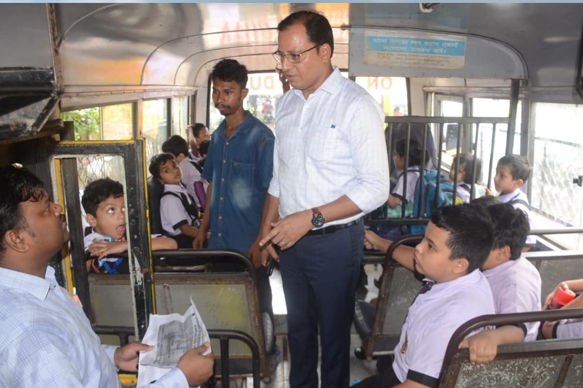 रांची में स्कूल बसों के खिलाफ चला विशेष जांच अभियान, 79 बसों में कई अनफिट, डीटीओ ने अभिभावकों से की ये अपील