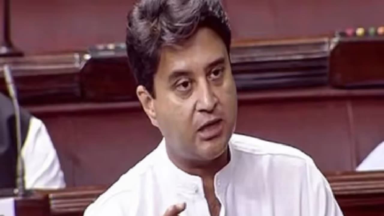 Gujarat Election: कांग्रेस अपना वजूद ढूंढने को मजबूर, बीजेपी की प्रचंड जीत पर बोले ज्योतिरादित्य सिंधिया